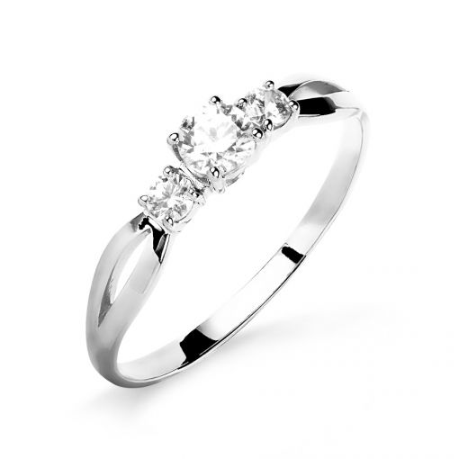 Women's ring with zirconia 