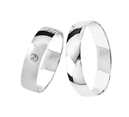 Wedding rings with a diamond 