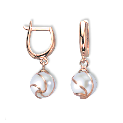 Earrings with pearl 