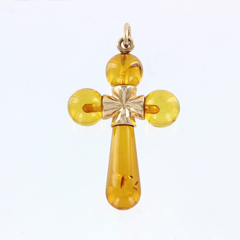 Pendant cross with amber 