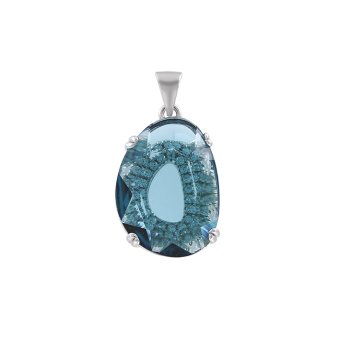 Pendant with quartz and zirconia 