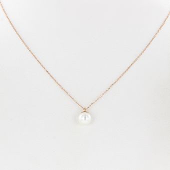 Necklace with pearl 