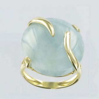 Women's ring with quartz 