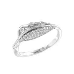 Women's ring with zirconia 