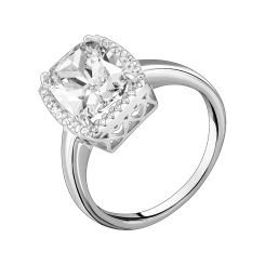 Women's ring with zirconia 