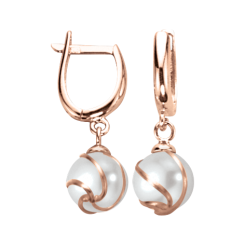 Earrings with pearl 