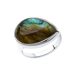 Women's ring with labradorite 