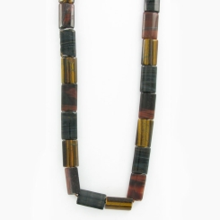 Kette aus Natursteinen 