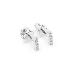 Stud earrings with diamonds 