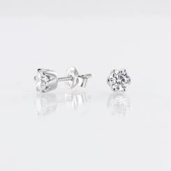 Stud earrings with zirconia 