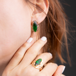 Earrings with zirconia 