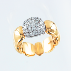Women's ring with diamonds 
