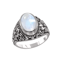 Women's ring with moonstone 