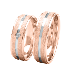 Wedding rings with a diamond 