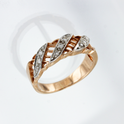 Кольцо с фианитами 