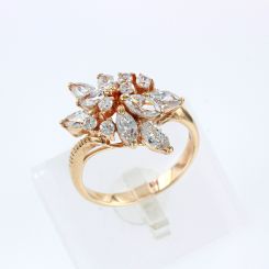 Кольцо с фианитами 