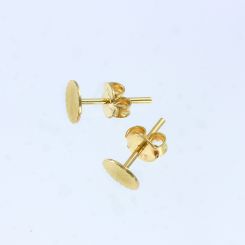 Stud earrings 
