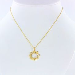 Yellow gold chain with pendant 