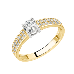 Women's ring with zirconia 