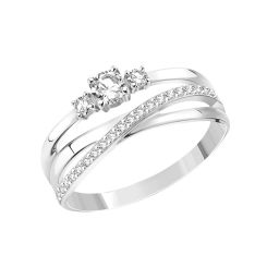 Women's ring with zirconia 