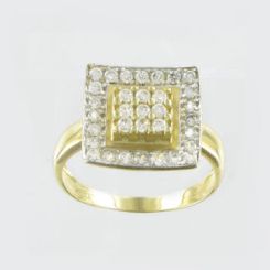 Women's ring with zirconia 