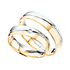 Wedding rings with a diamond 
