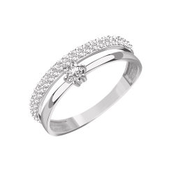 Women's ring with zirconia 