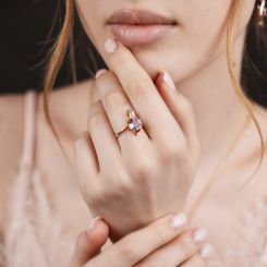 Кольцо с аметистом и фианитами 