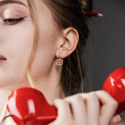 Earrings with zirconia 