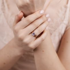Women's ring with amethyst and zirconia 