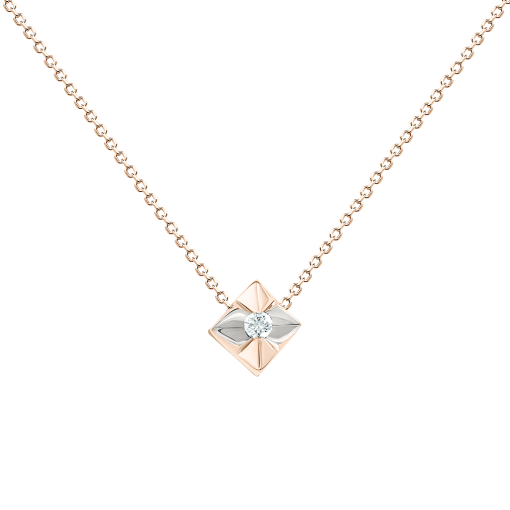 Necklace with a diamond 