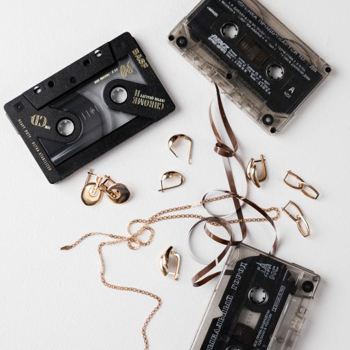 Retro vibes and timeless style – jewelry with the charm of unforgettable times. 