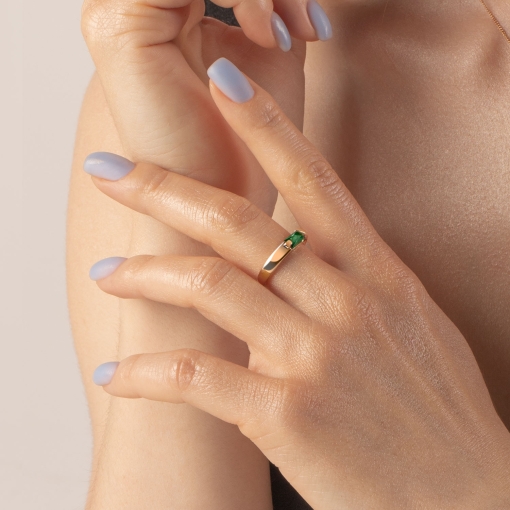 Women's ring with sitall 