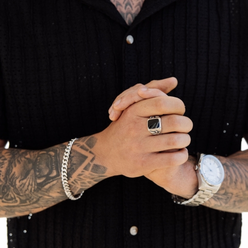 Herrenring mit Onyx 