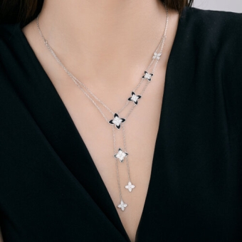 Necklace with zirconia and enamel 