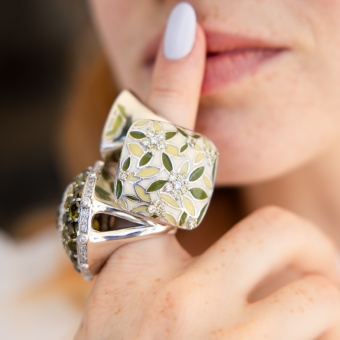 Damenring mit Emaille und Zirkonia 