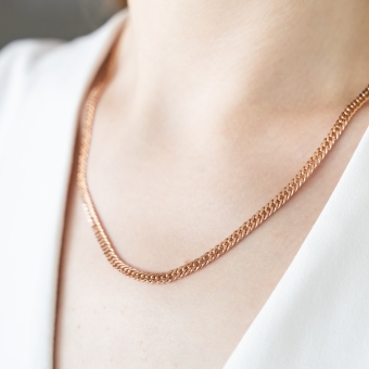 Gold chain and bracelet 