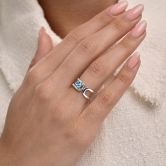 Women’s ring with topaz Swiss and zirconia 