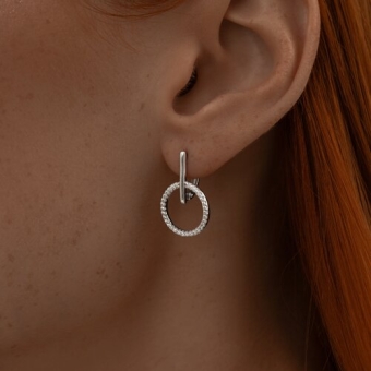 Earrings with zirconia 