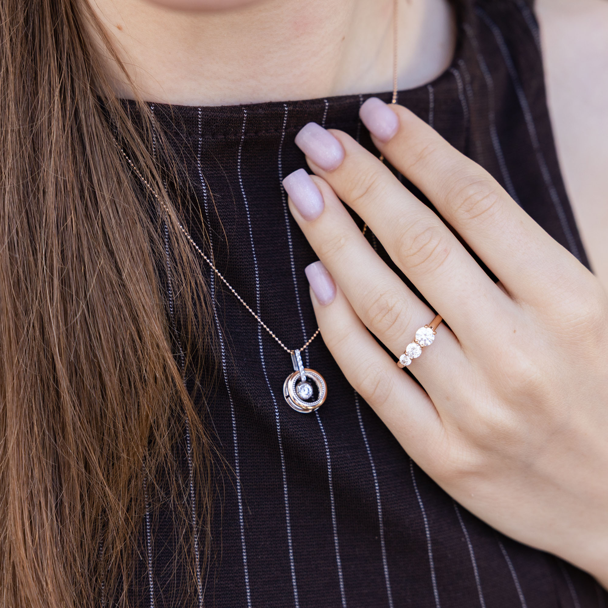 Pendant with zirconia 