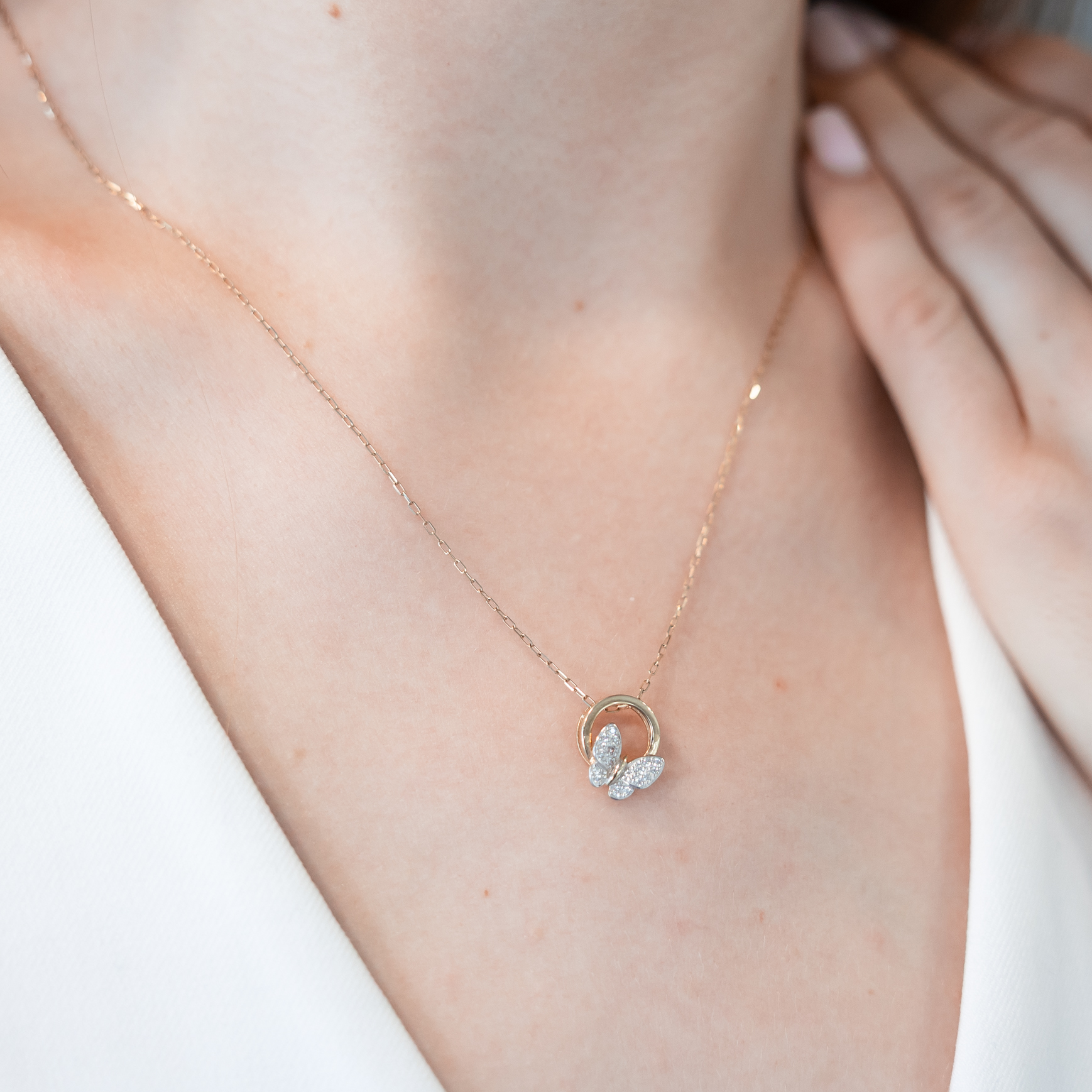 Collier mit Anhänger und Zirkonia 