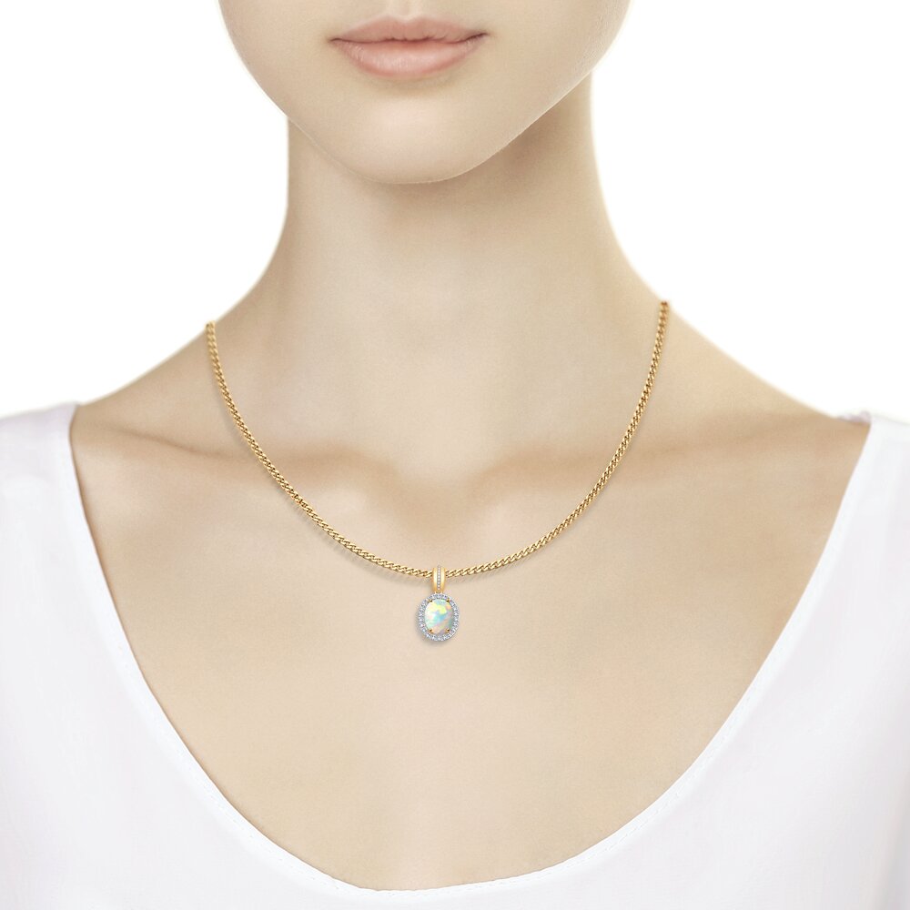 Pendant with opal and diamonds 
