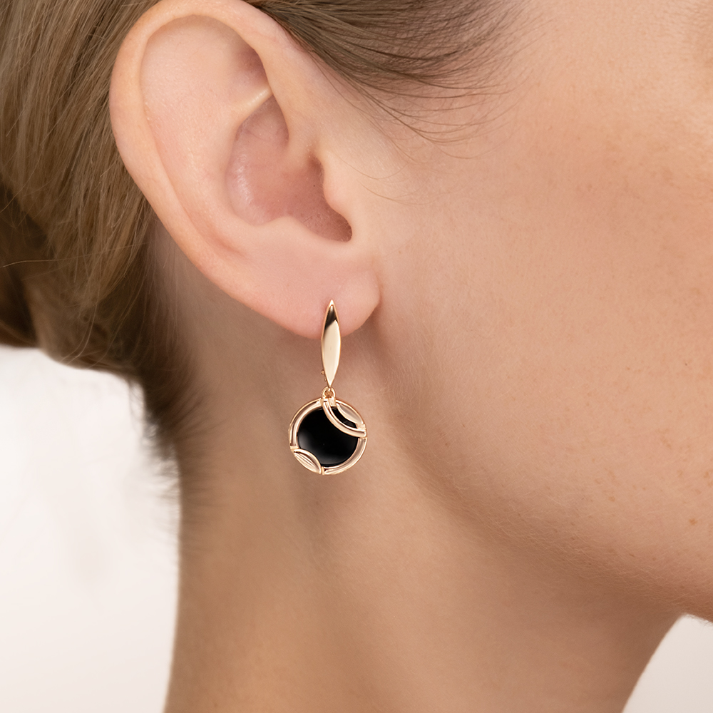 Earrings with onyx 