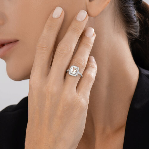 Women's ring with prasiolite and zirconia 