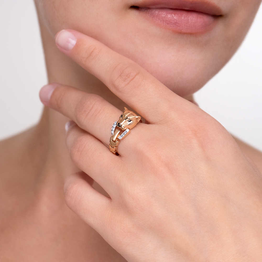 Women's ring with zirconia 