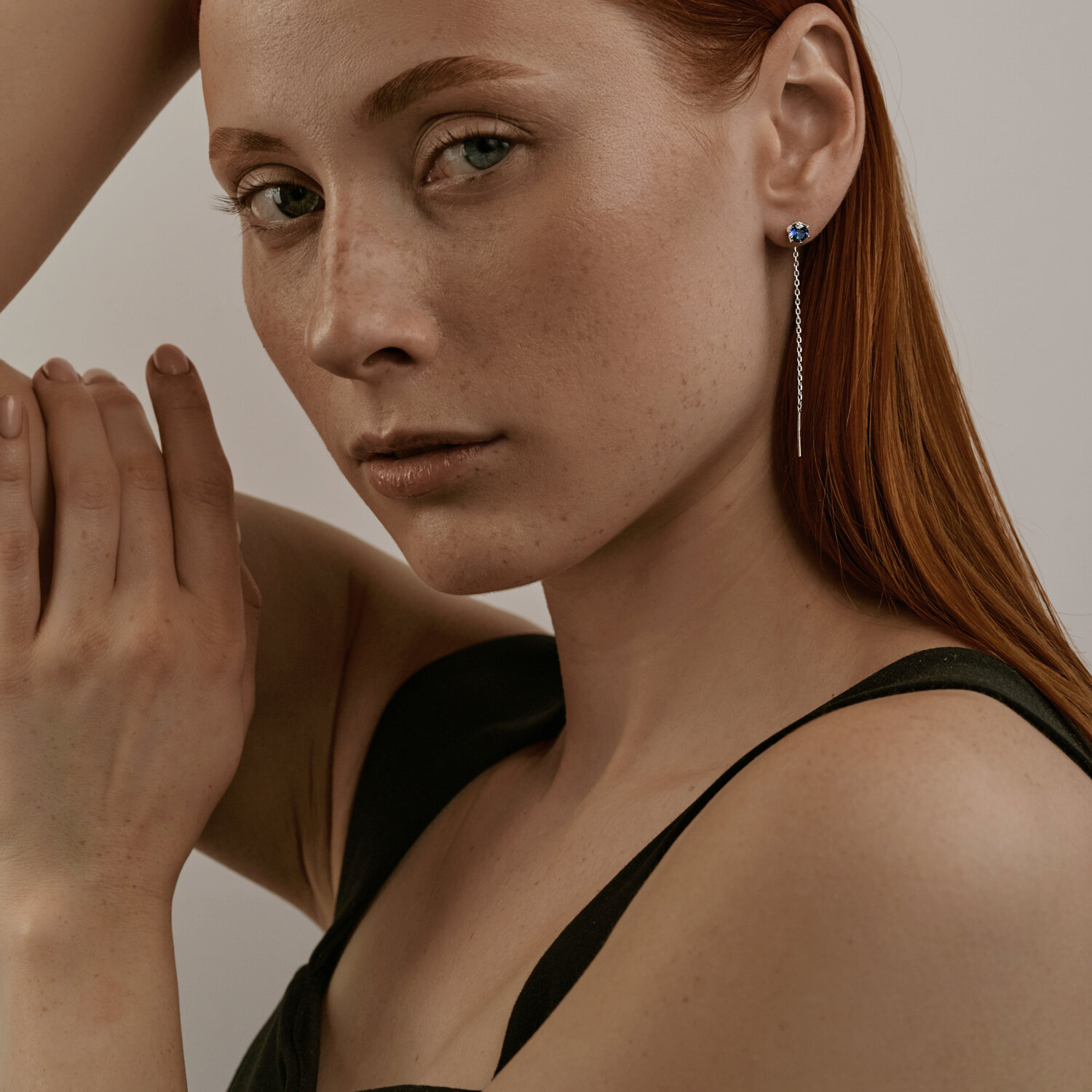 Earrings with sapphire 