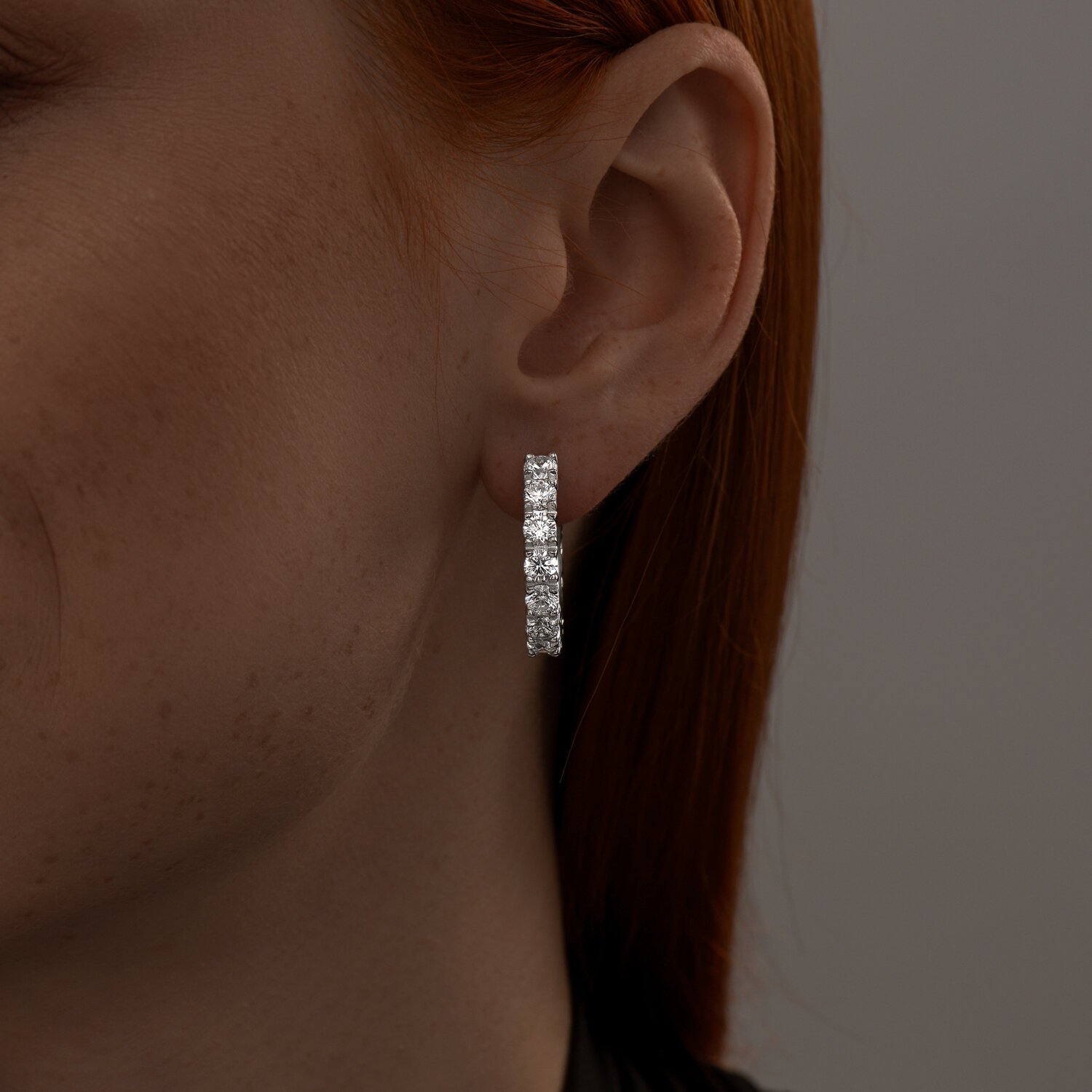 Earrings with zirconia 