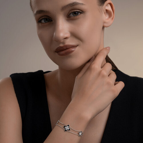 Bracelet with zirconia and enamel 